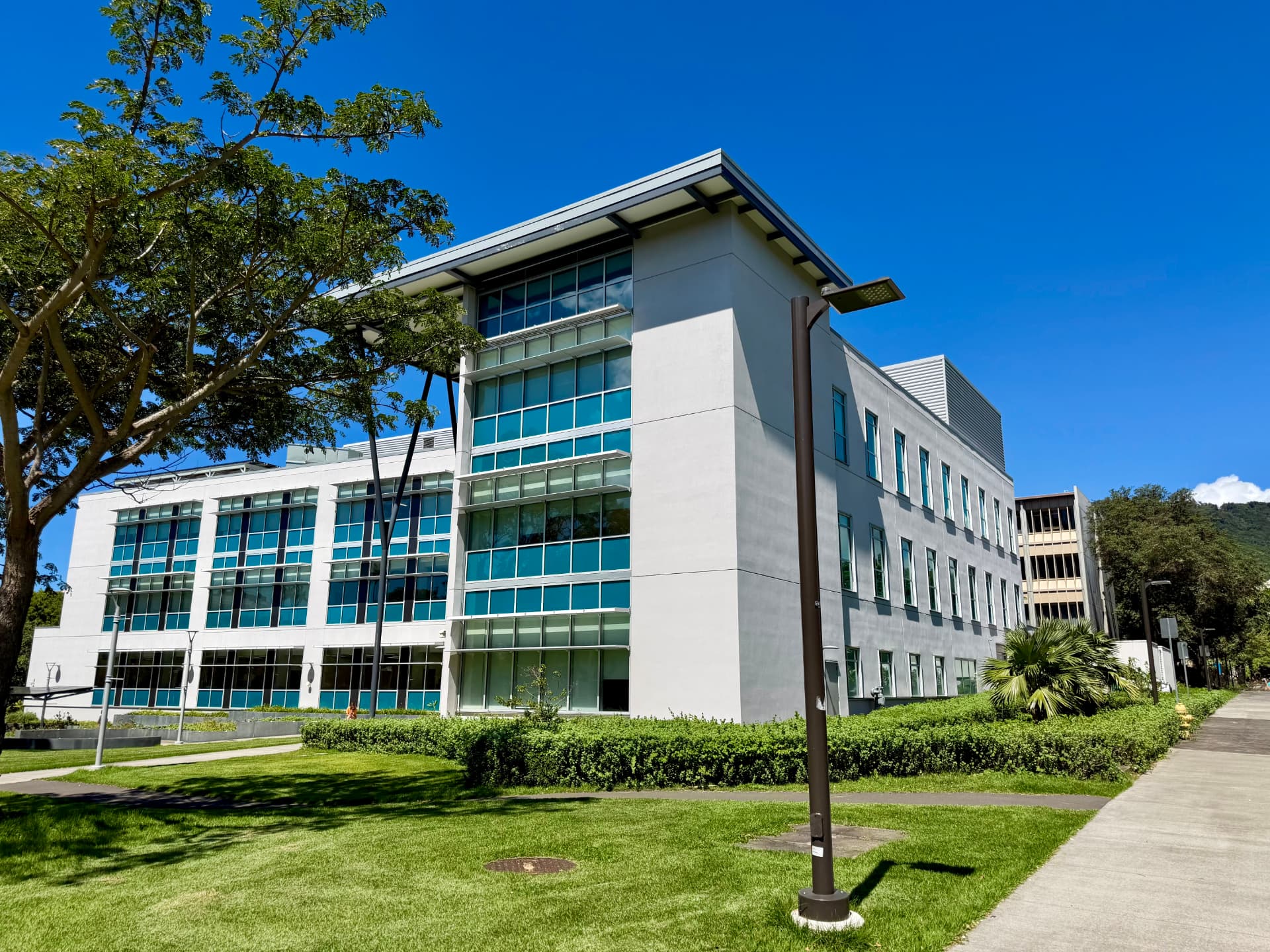 UNIVERSITY OF HAWAIʻI AT MANOA, ISABELLA AIONA ABBOTT LIFE SCIENCES BUILDING - image 3